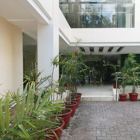 Urbanview At San Antonio'S Place Sampaloc Манила Экстерьер фото