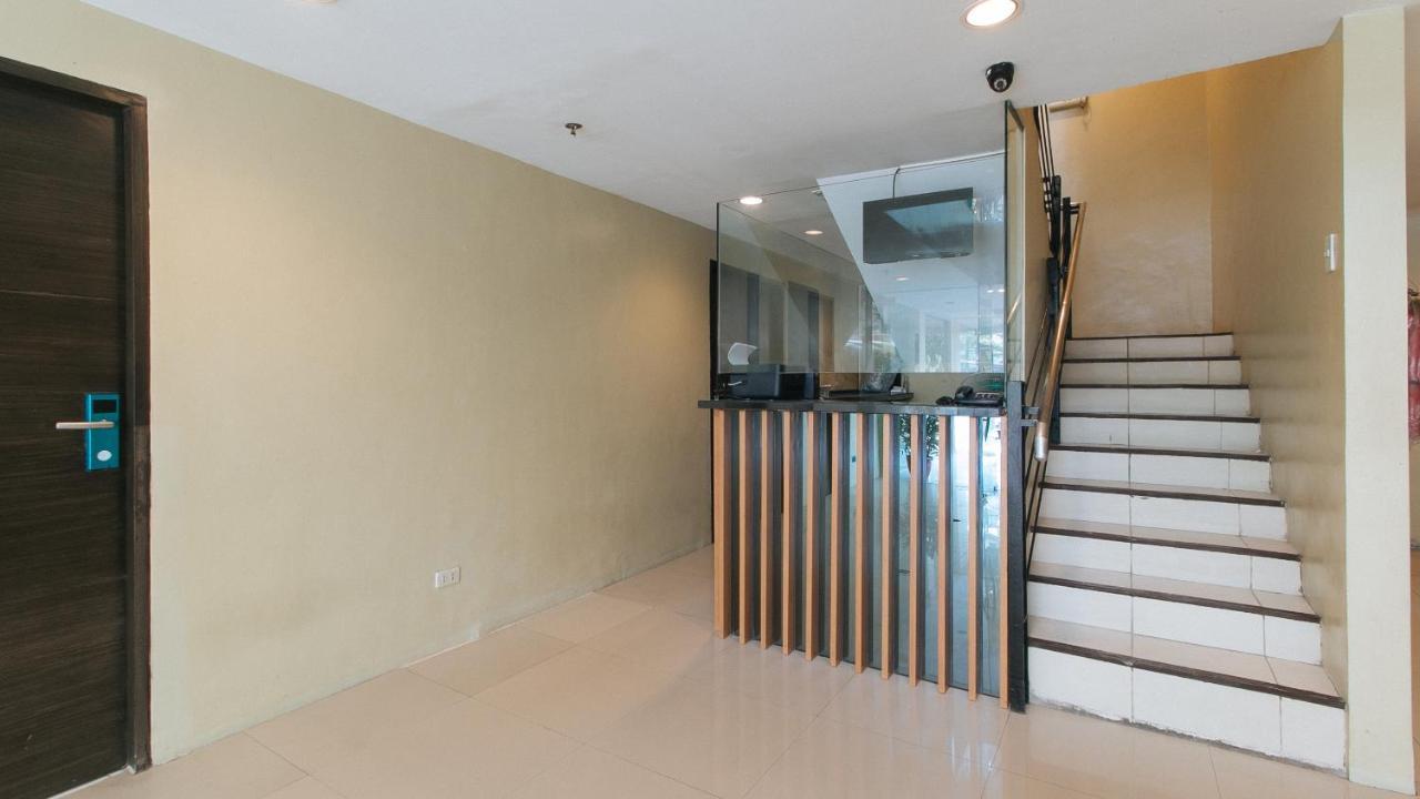 Urbanview At San Antonio'S Place Sampaloc Манила Экстерьер фото